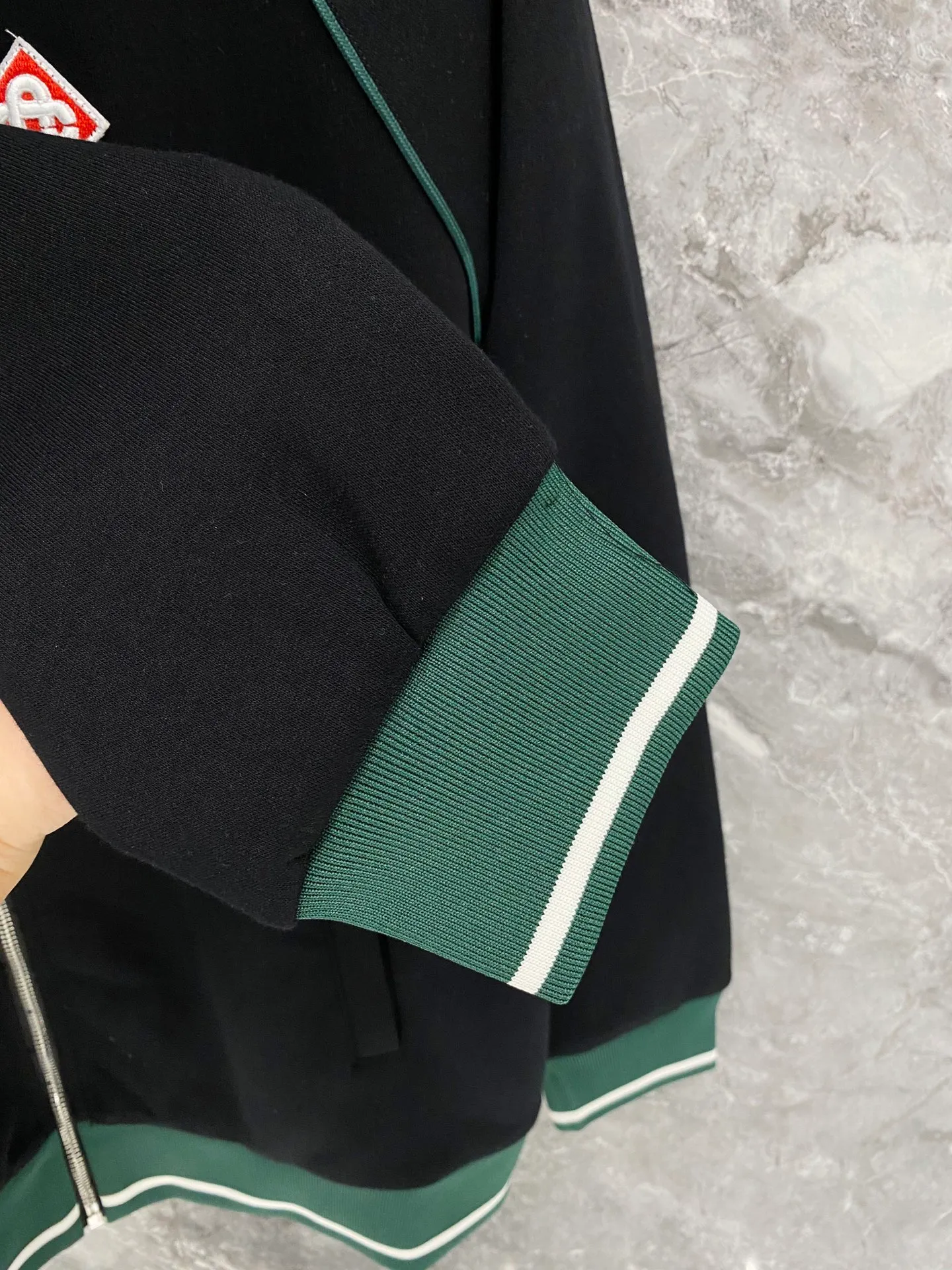 Casablanca Casablanca suit 26ss customized top-quality fabric new jacket casual pants, webbing letter embroidery stitching new show products‼ The product is in perfect condition, comfortable and warm, complete with three labels, full and attractive color, very outstanding design, customized hardware accessories can easily enhance the fashion sense, the workmanship is extremely elegant and rigorous, and the wiring is neat and meticulous! A masterpiece from a famous designer! The upper body does not look bloated and is super handsome! Sizes：M～XXXL